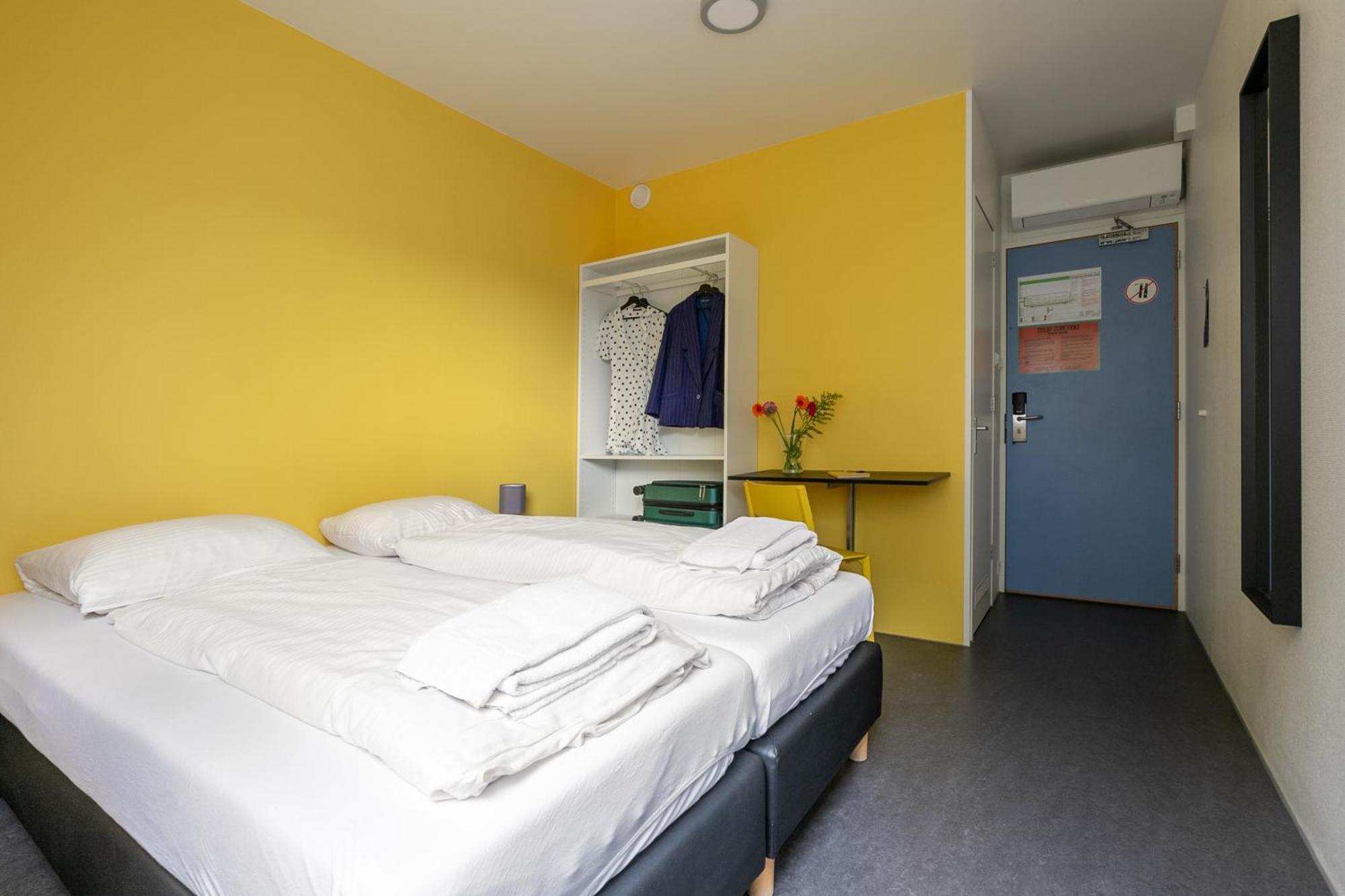 Hans Brinker Hostel Амстердам Екстериор снимка